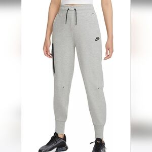 NWT Women's Plus size 1X Nike Tech Pack sweatpants